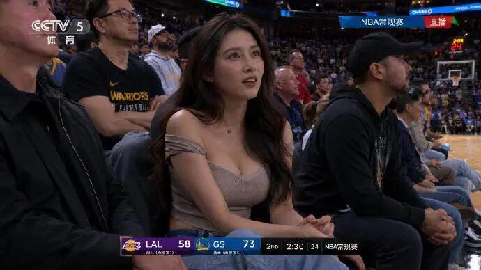 银河娱乐城官方入口-这才是现场摄影师该干的事！